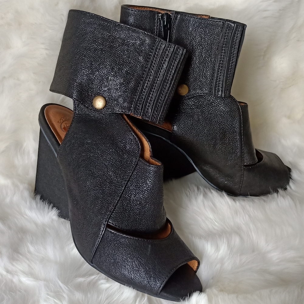 Jeffrey Campbell Convertible Sandal